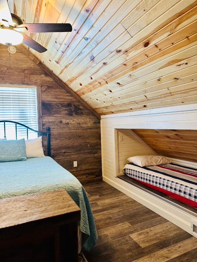 Knotty Squirrel Cabins Mountain View Exterior foto