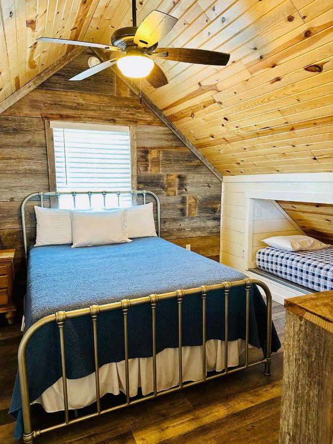 Knotty Squirrel Cabins Mountain View Exterior foto
